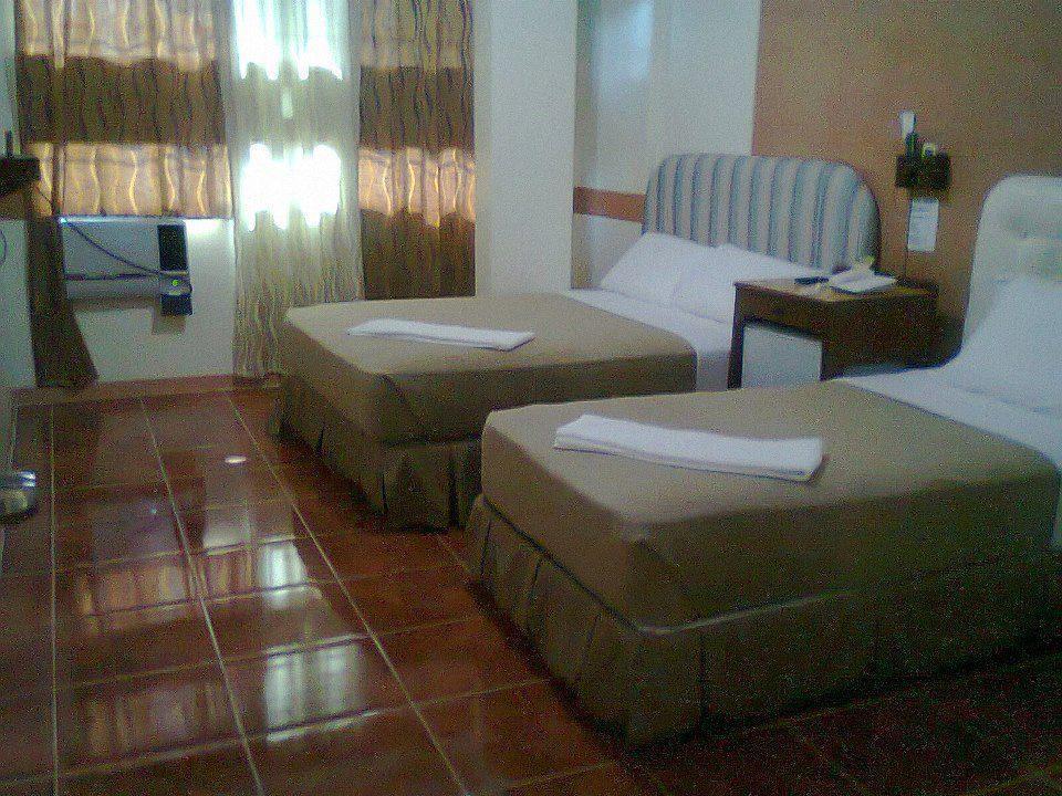Golden Stallion Suites Cagayán de Oro Exterior foto